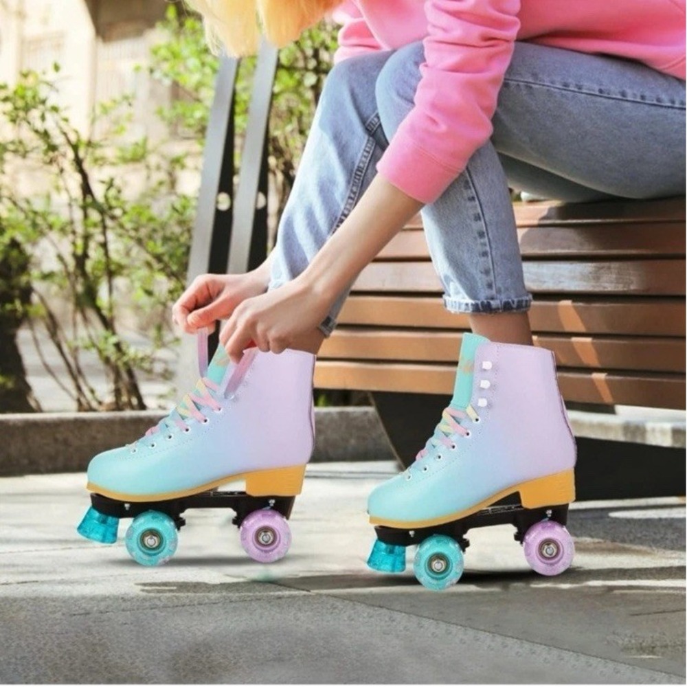 LIKU Quad Roller‎ Skates Youth Size US 5-6 Illuminating Pink Blue In & Outdoor